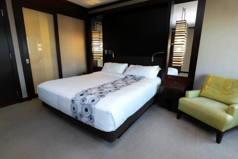 Marigold Top Sheet Curlicue – White/Navy