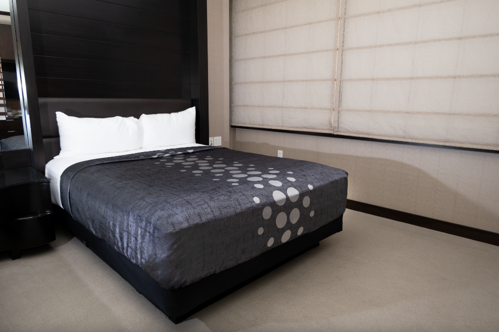 Marigold Top Sheet Polka Dots – Dark Grey/Grey