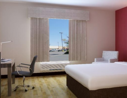 RodeWay Inn  Drapery Classic Soft Cornice and Blackout Econo Pattern Grain  100% Polyester